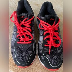 Brand new, Asics Gel-Kayano 22 sneakers. Worn once